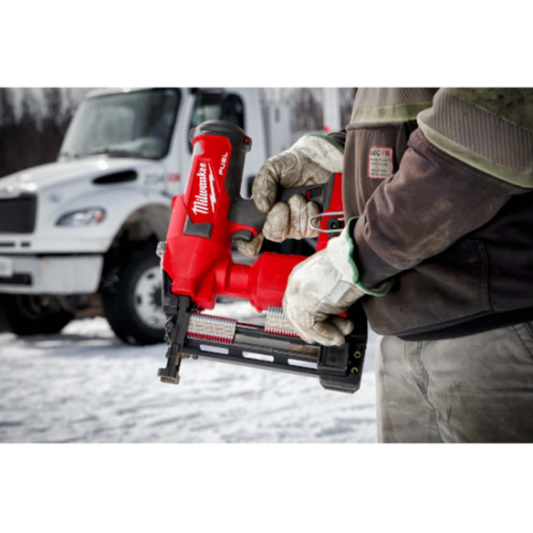 Milwaukee 40mm Fencing Staples (Pack of 960) 4932480358